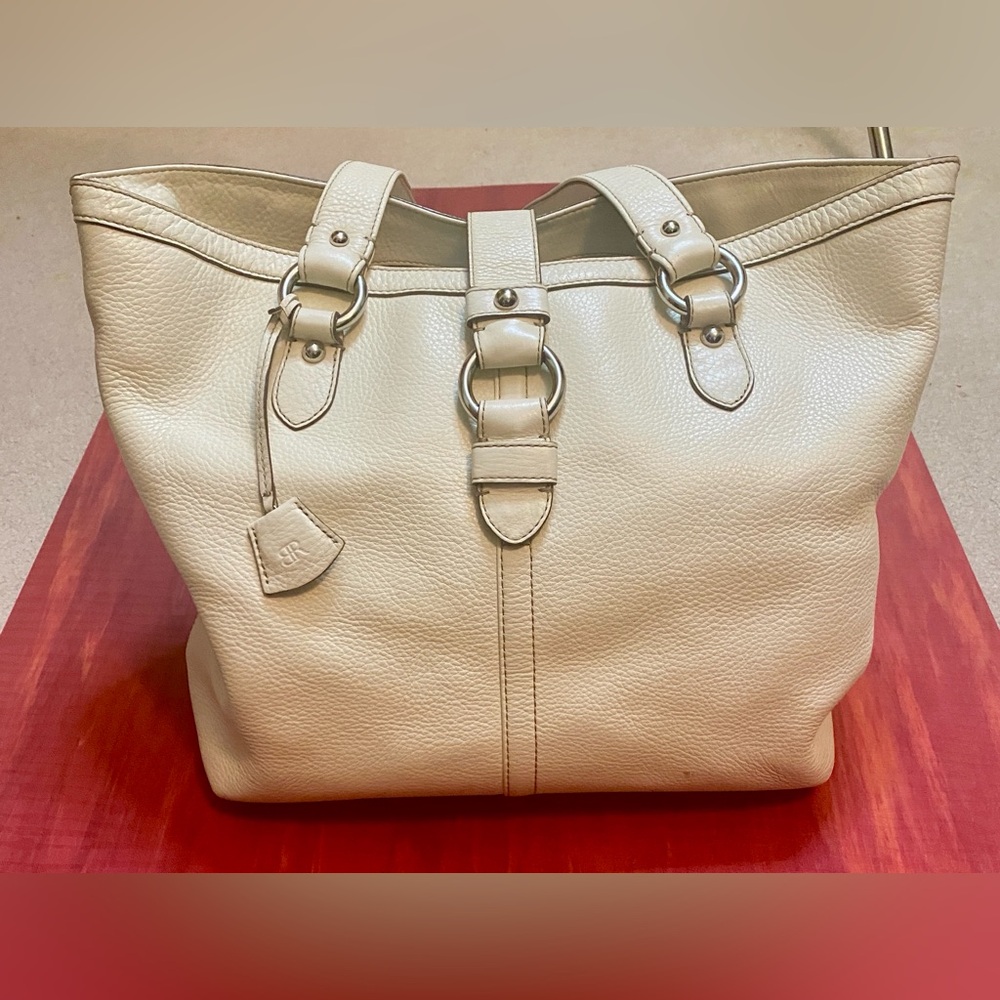 Vintage Banana Republic Ivory Italian Leather Bucket Bag
